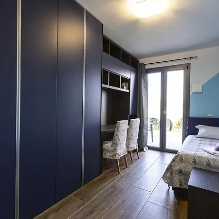 Perla Sul Mare Con Giardino Διαμέρισμα *