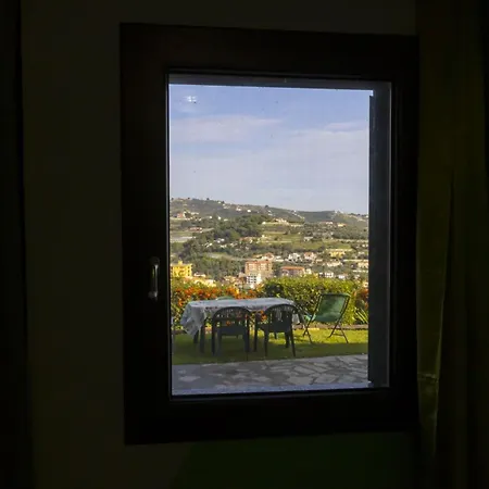 Perla Sul Mare Con Giardino *