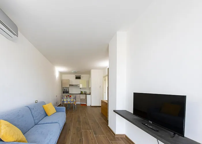 Lägenhet Perla Sul Mare Con Giardino San Lorenzo al Mare